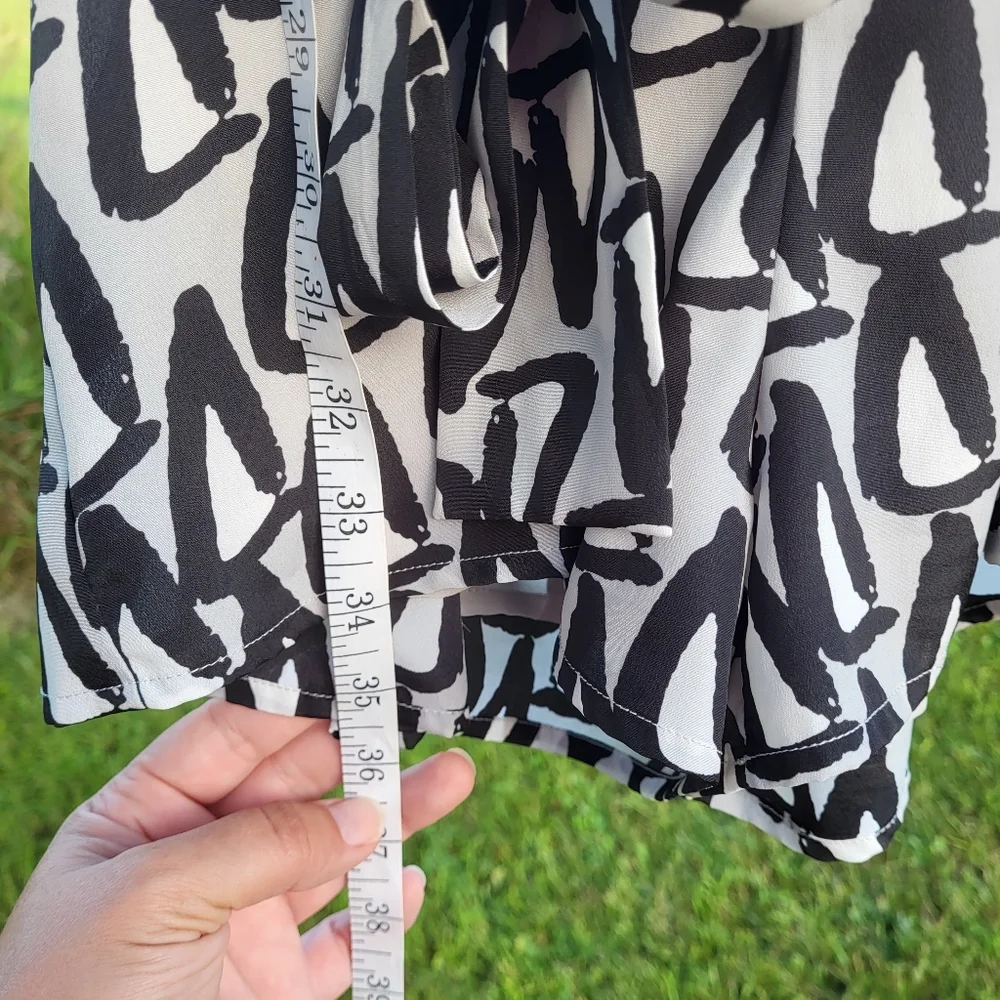 BCBGeneration belted black grey white Triangle print ruffled sleeveless romper - Picture 7 of 9